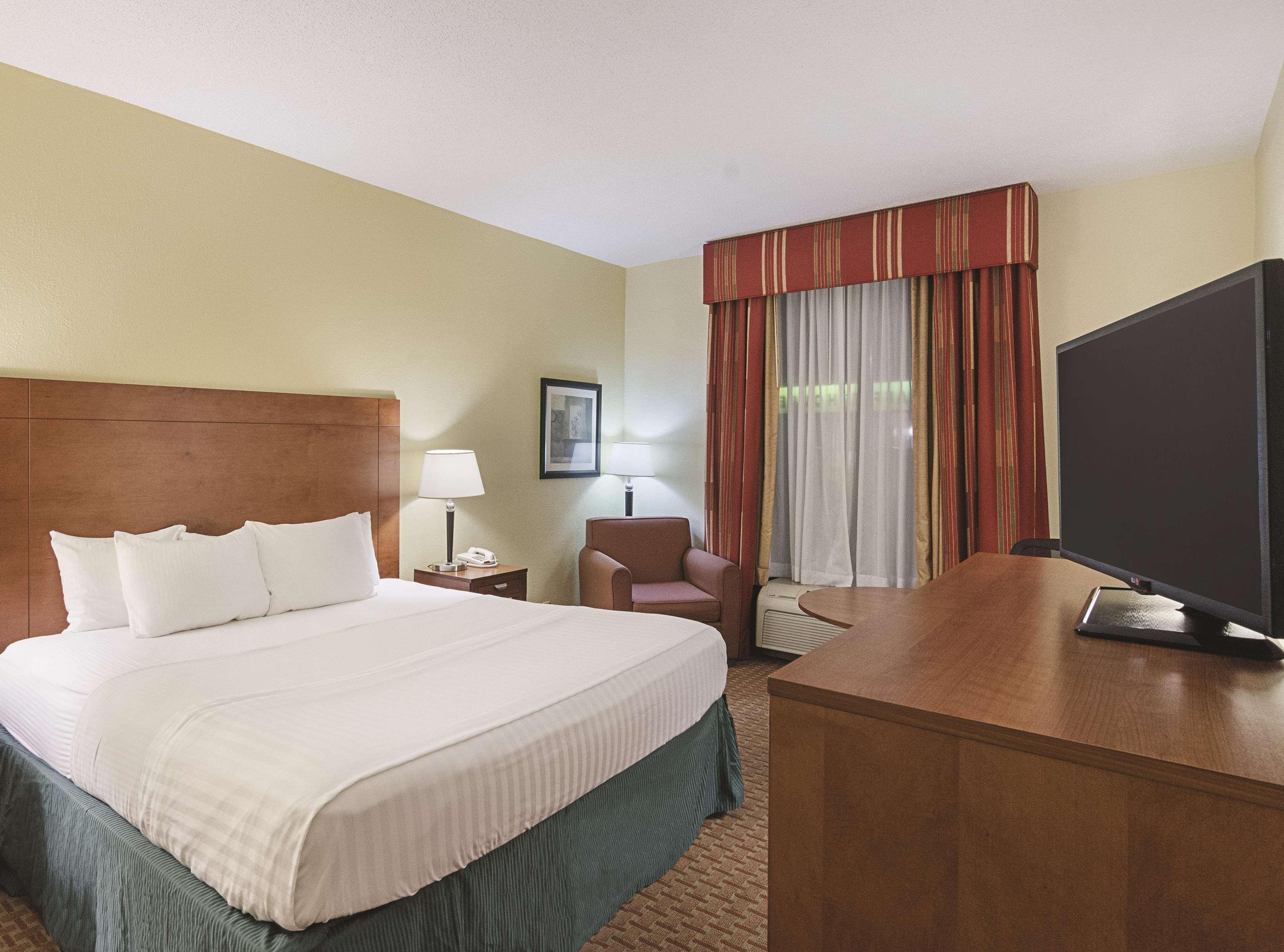 La Quinta Inn & Suites By Wyndham Dothan Exterior foto