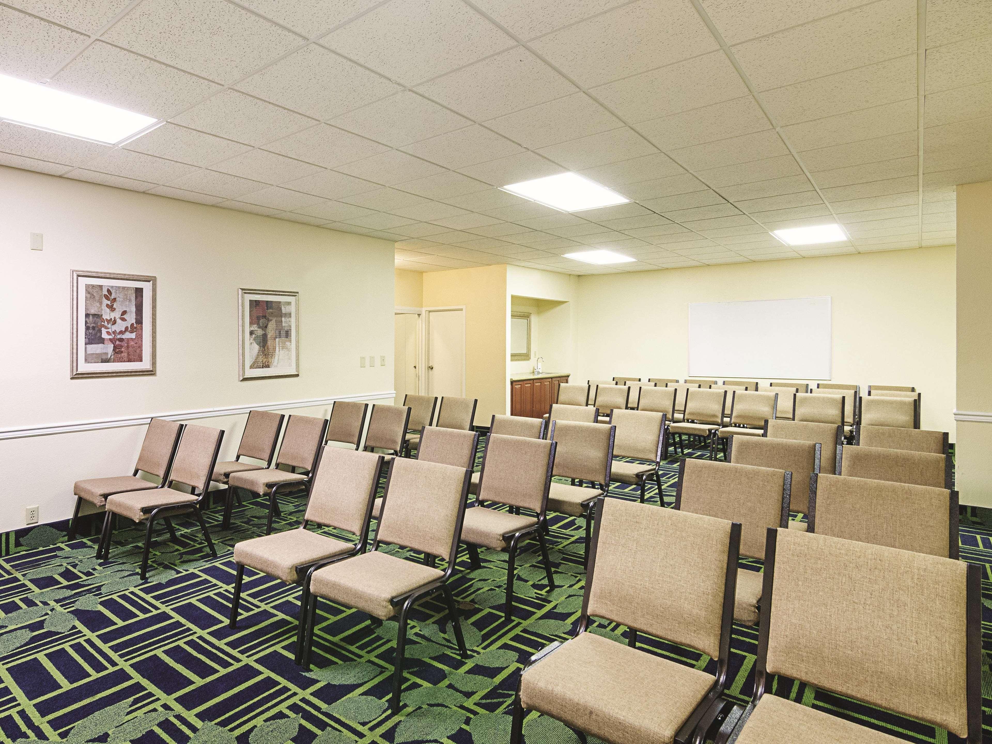 La Quinta Inn & Suites By Wyndham Dothan Exterior foto