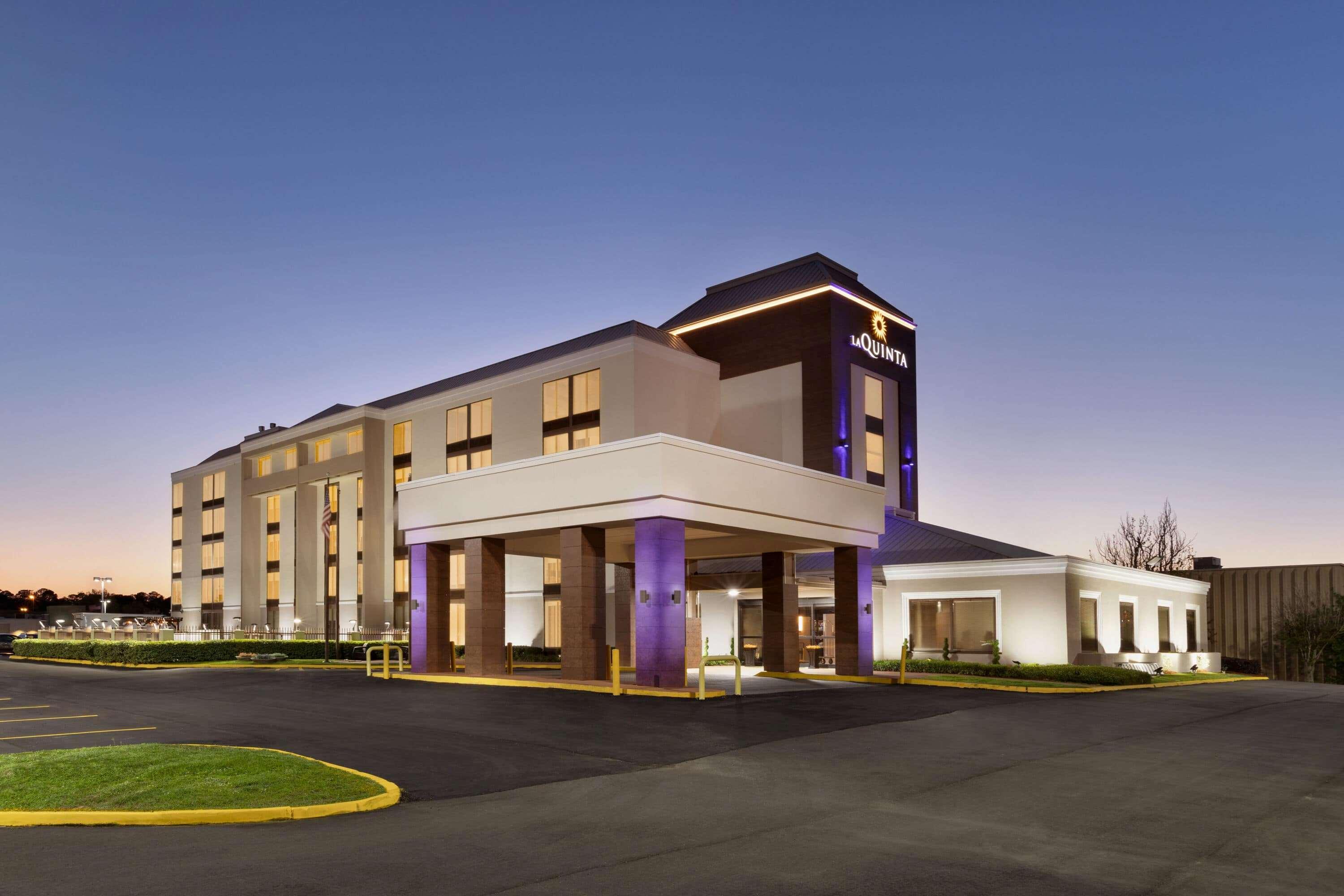 La Quinta Inn & Suites By Wyndham Dothan Exterior foto