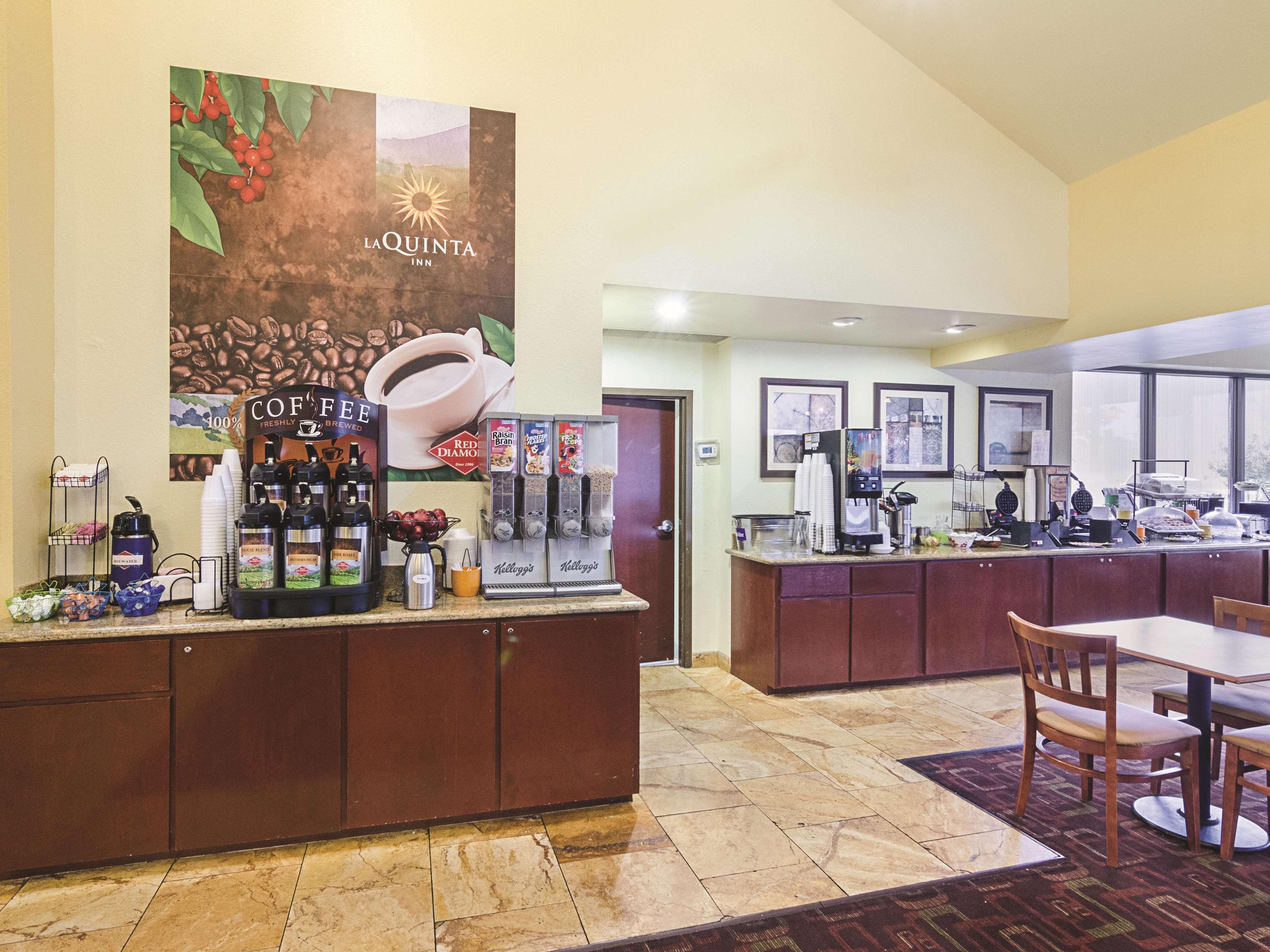 La Quinta Inn & Suites By Wyndham Dothan Exterior foto