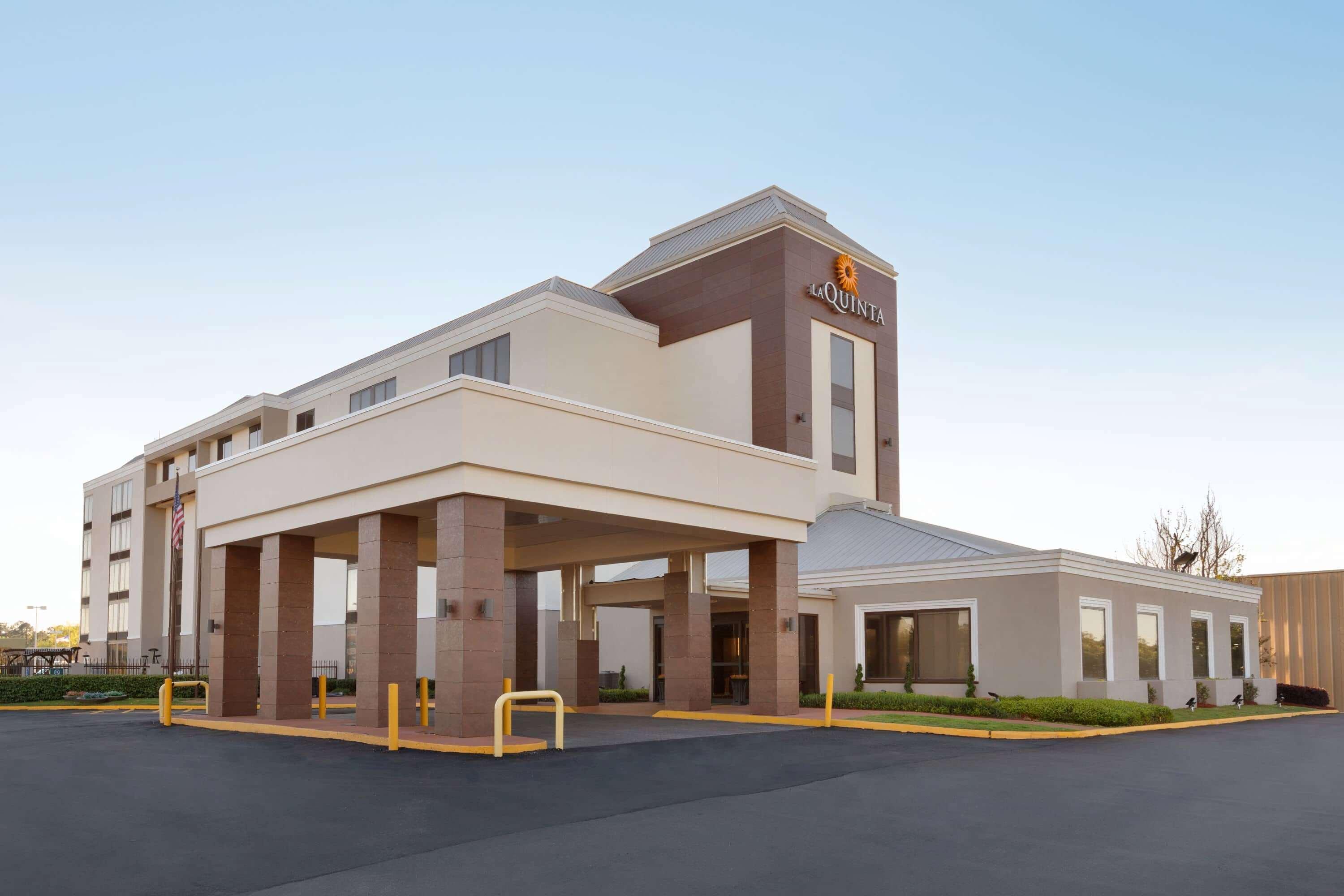 La Quinta Inn & Suites By Wyndham Dothan Exterior foto